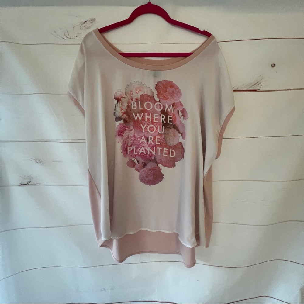 Women's Pink Torrid  Floral Graphic Top size 2X
